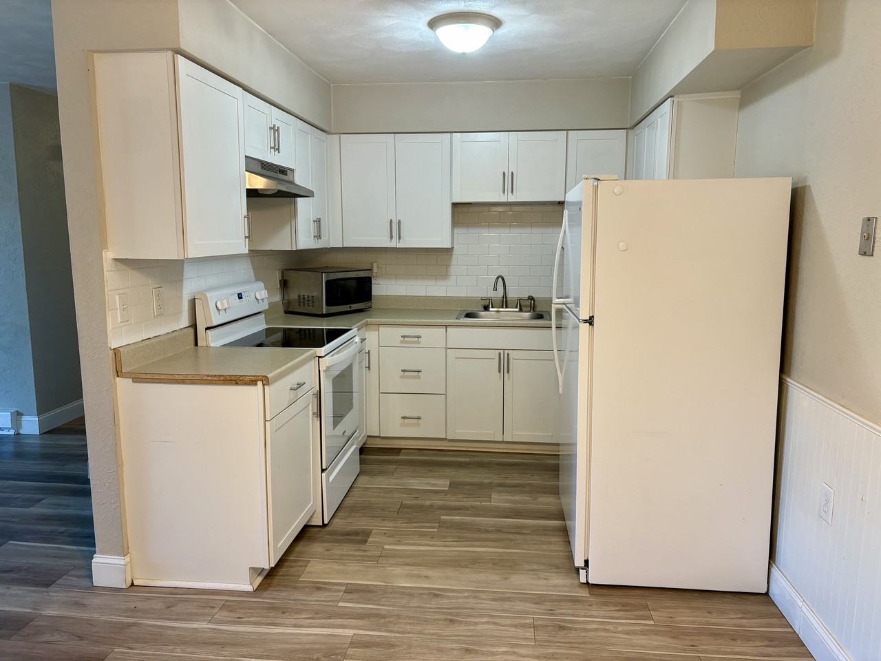 3418 W Richwoods Blvd #3418 - Photo 4 of 15