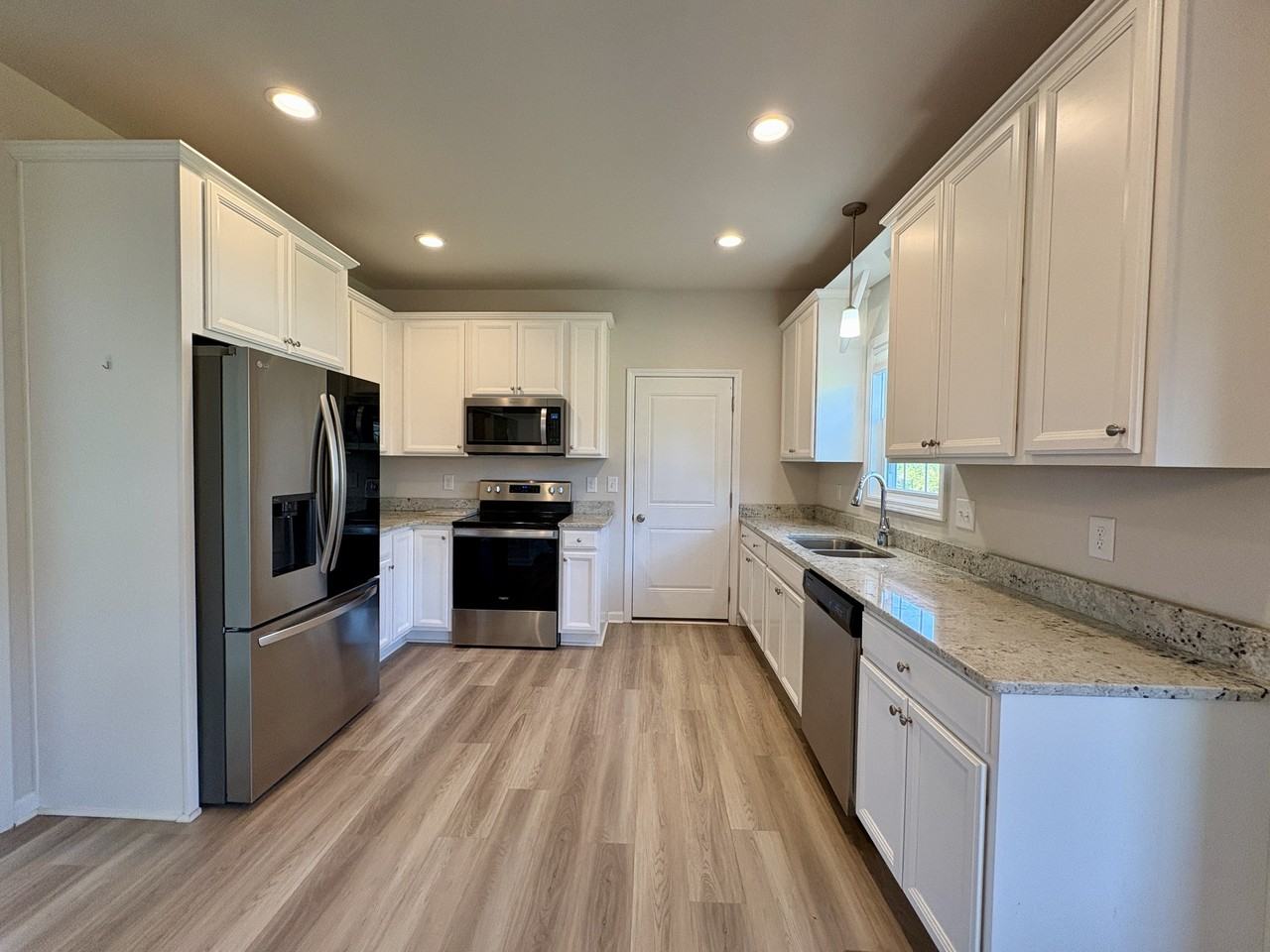 189 Traverse Dr #1 - Photo 3 of 49