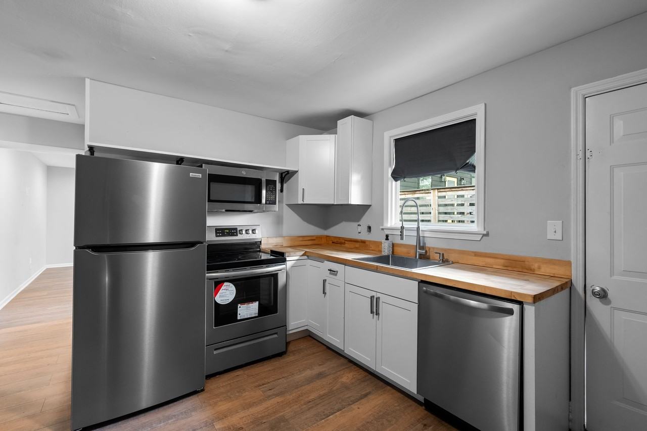 904 Morrison St #C - Photo 7 of 29