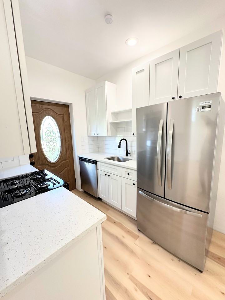 7423 Duquesne Ave #1 - Photo 3 of 33