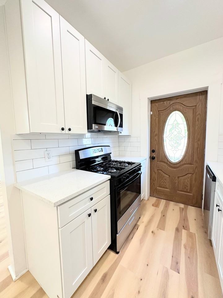 7423 Duquesne Ave #1 - Photo 4 of 33