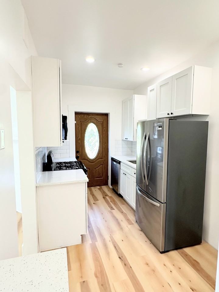 7423 Duquesne Ave #1 - Photo 6 of 33
