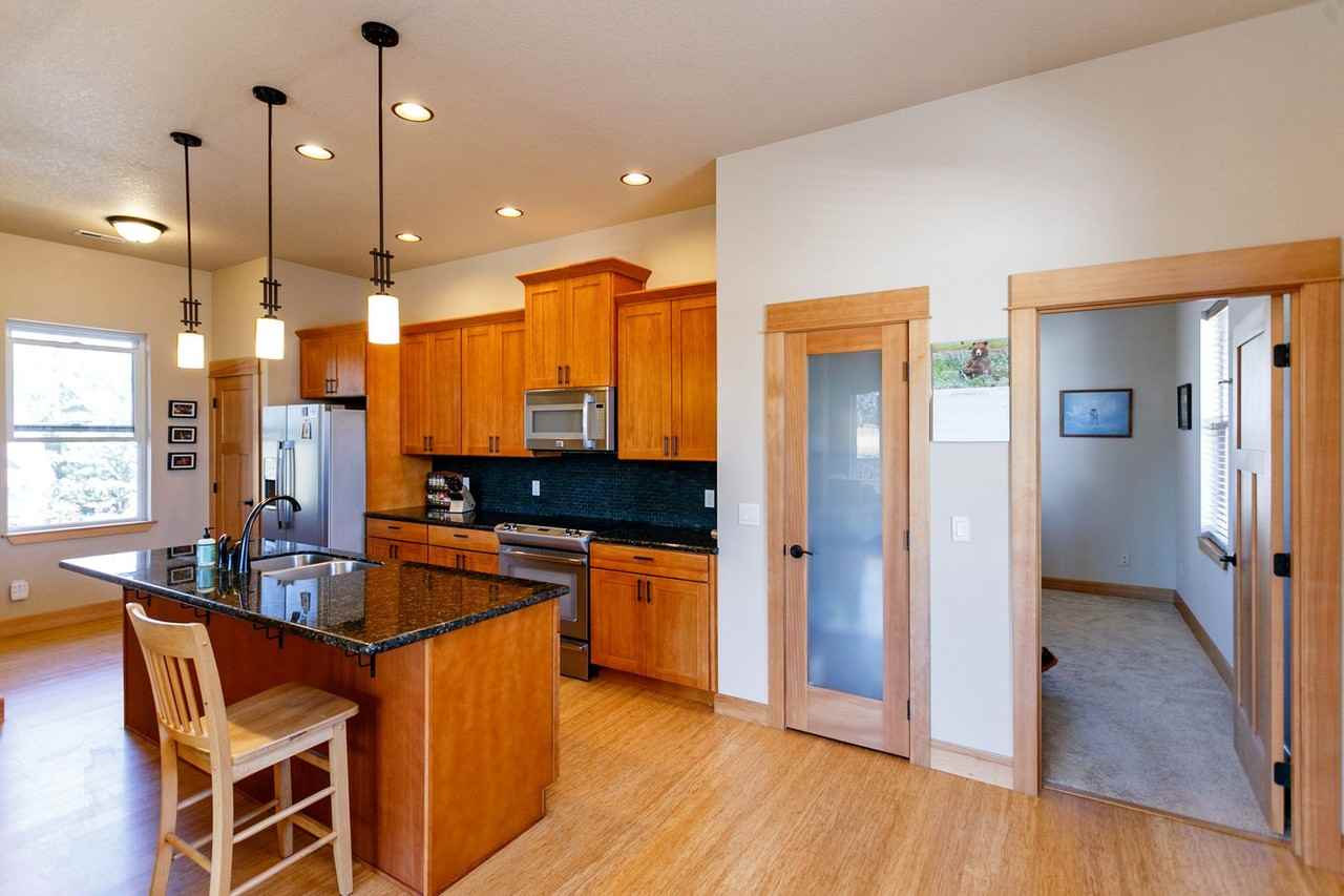 675 Larch Ct - Photo 2 of 14