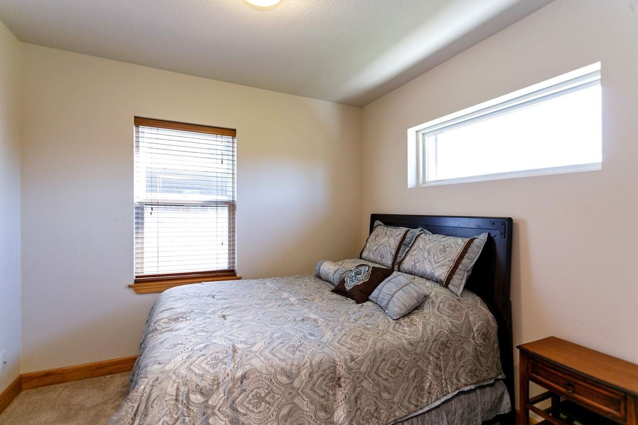 675 Larch Ct - Photo 7 of 14