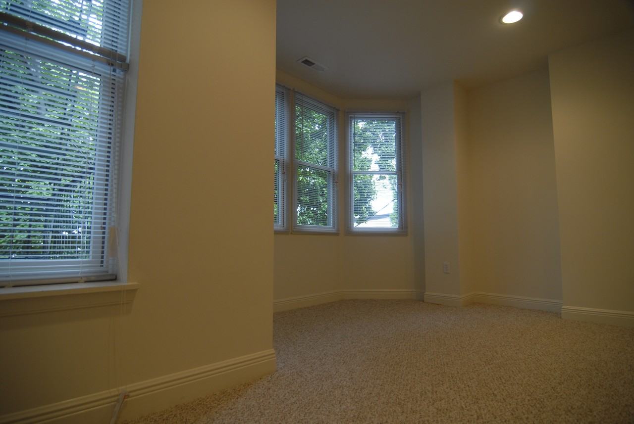 909 N Calvert St #909-300 - Photo 6 of 7