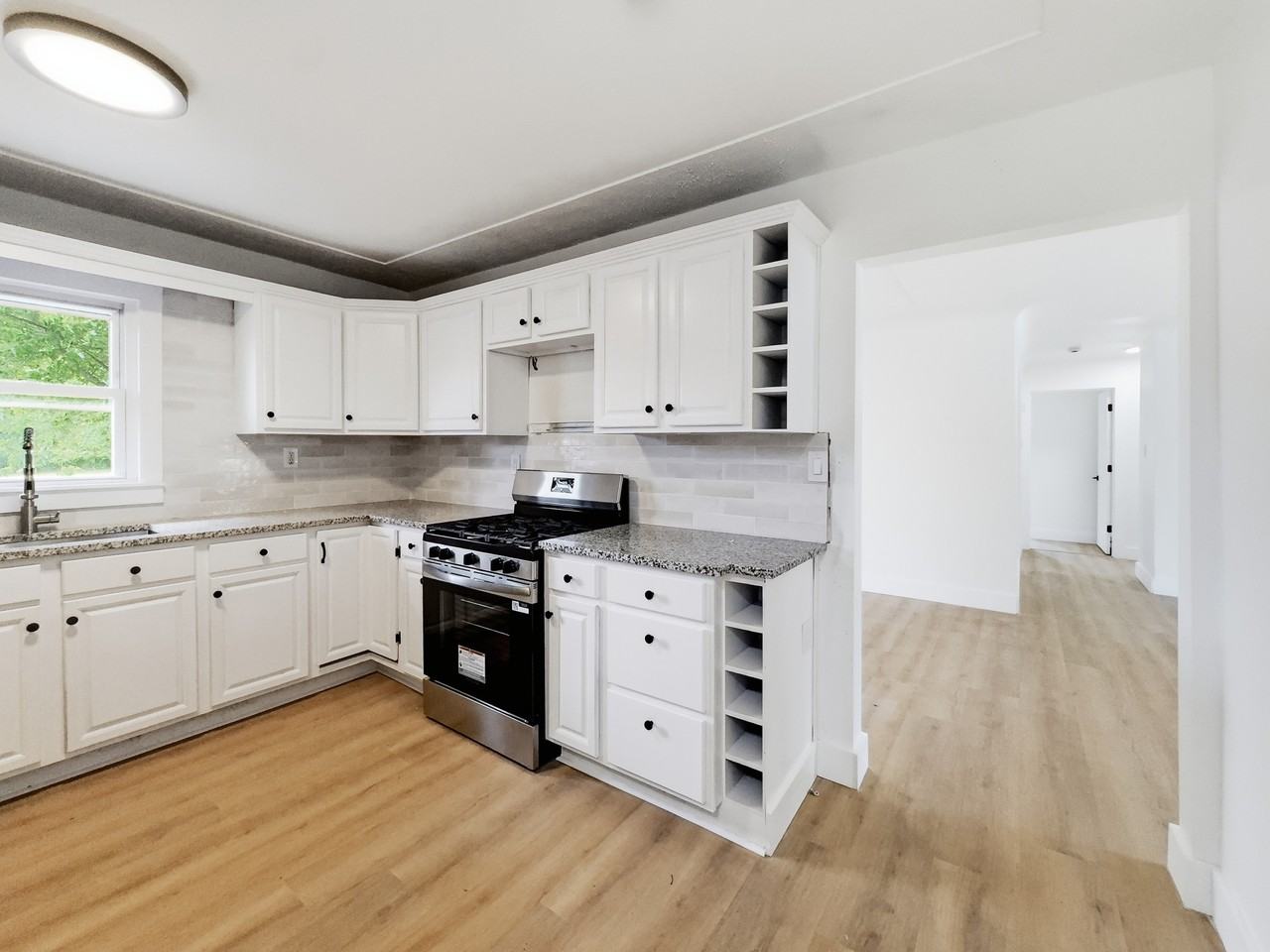 59 N Lynn Ave #1 - Photo 2 of 22