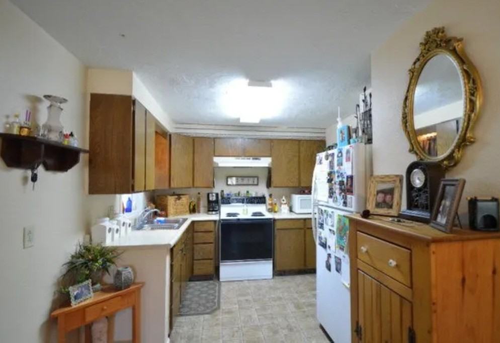 1196 Blaine Ave #1 - Photo 6 of 7