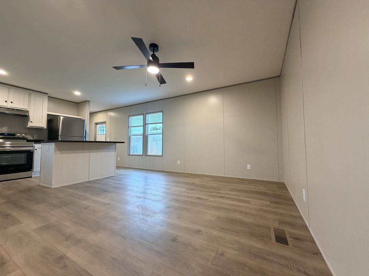 709 N Collins Fwy #124 - Photo 2 of 27