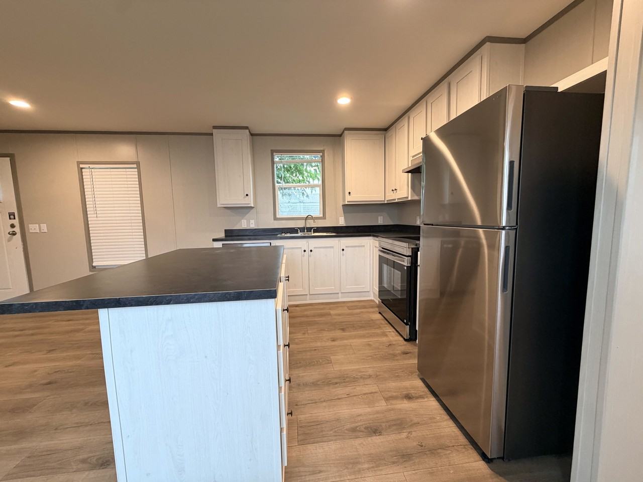 709 N Collins Fwy #124 - Photo 4 of 27