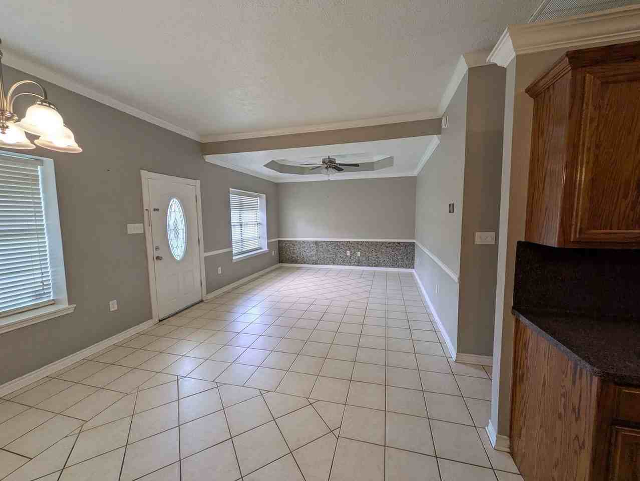 8845 Anna Ln - Photo 4 of 20