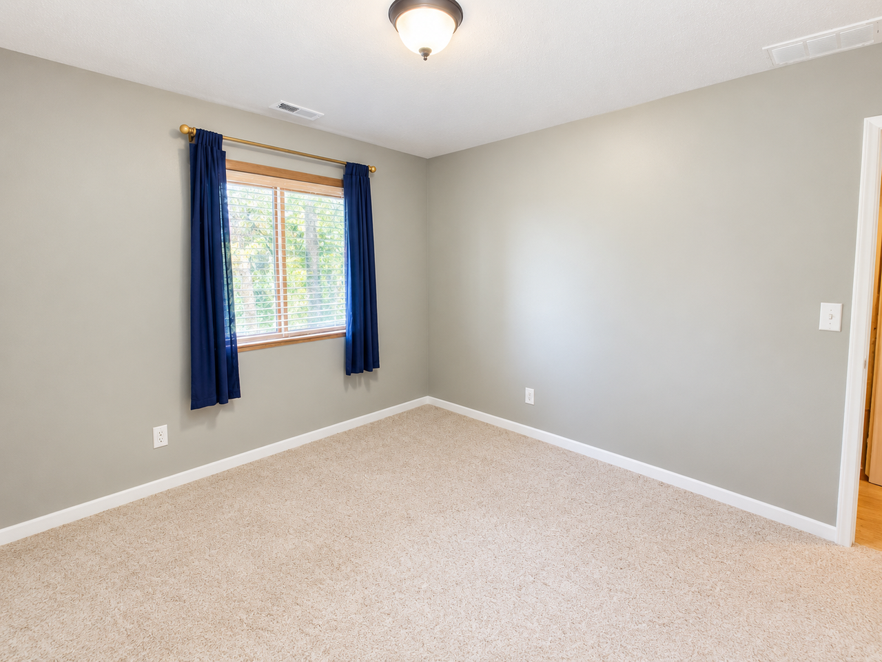 4076 Omer Ln - Photo 6 of 12