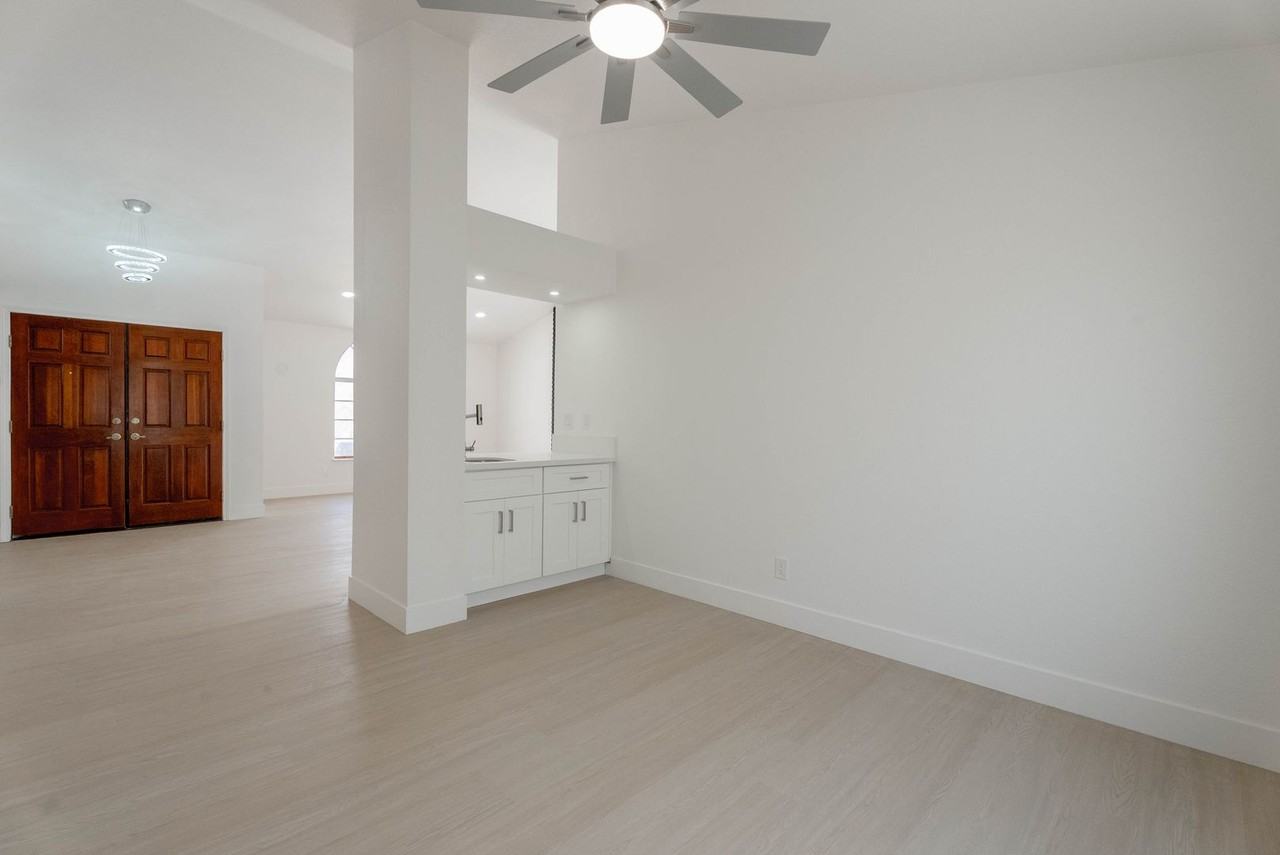 2118 Fountain Springs Dr - Photo 4 of 49