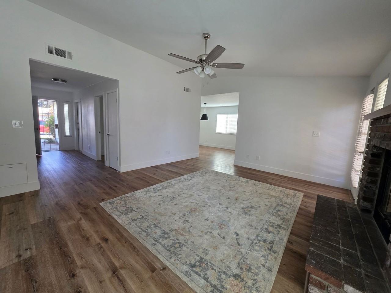 4519 W Feemster Ave - Photo 4 of 31