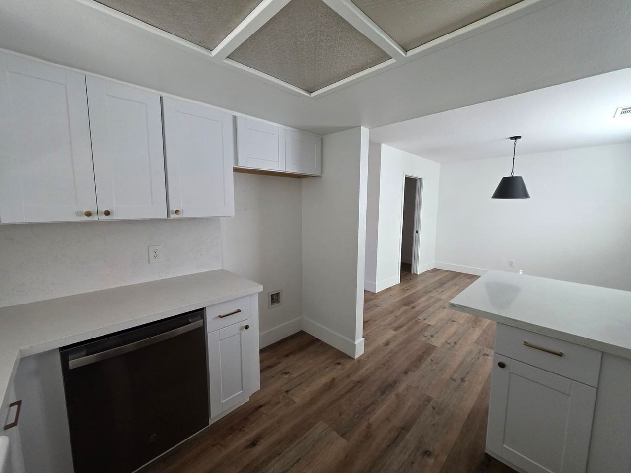 4519 W Feemster Ave - Photo 7 of 31