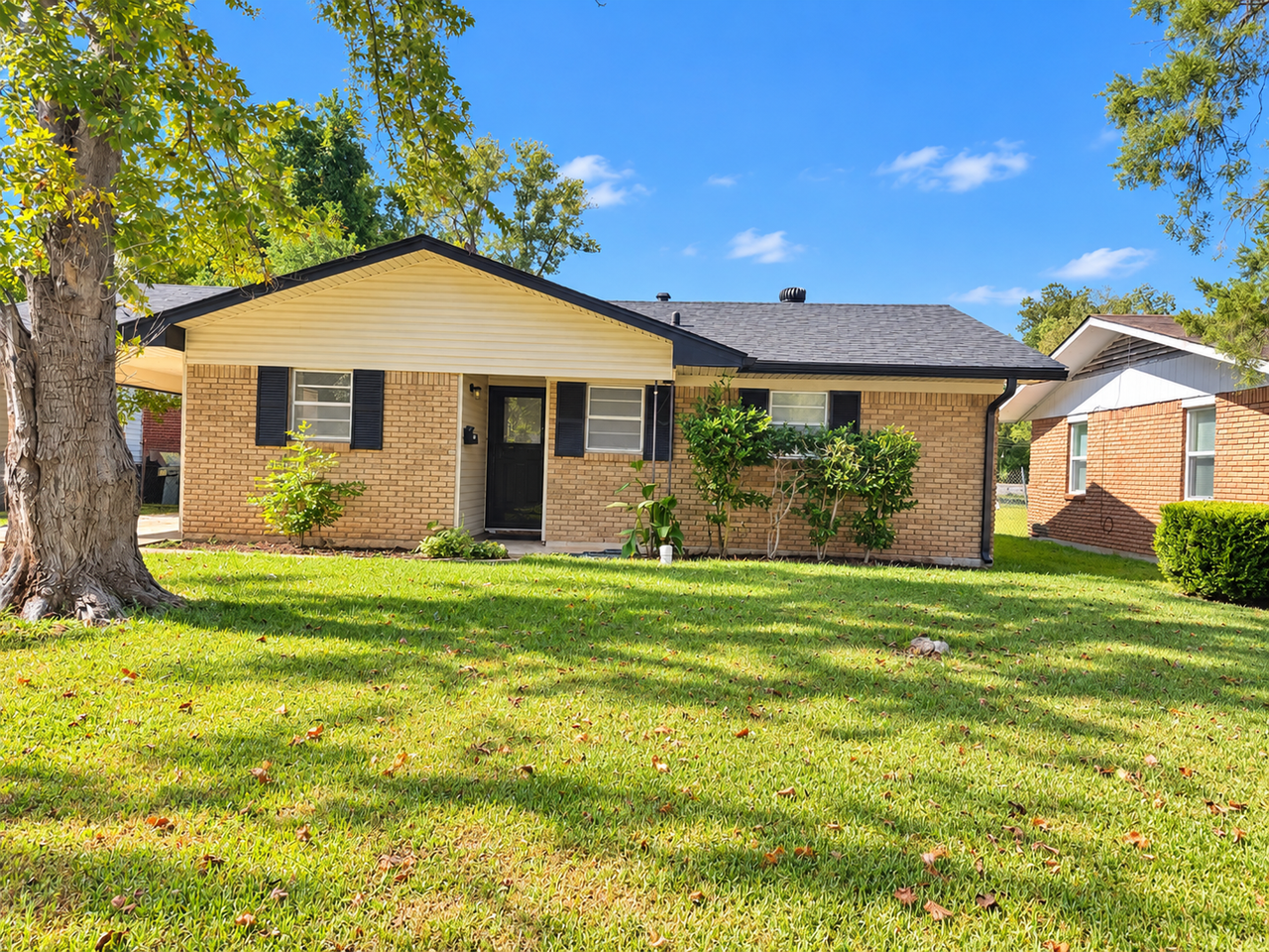 4222 Parkway Dr - Photo 3 of 42
