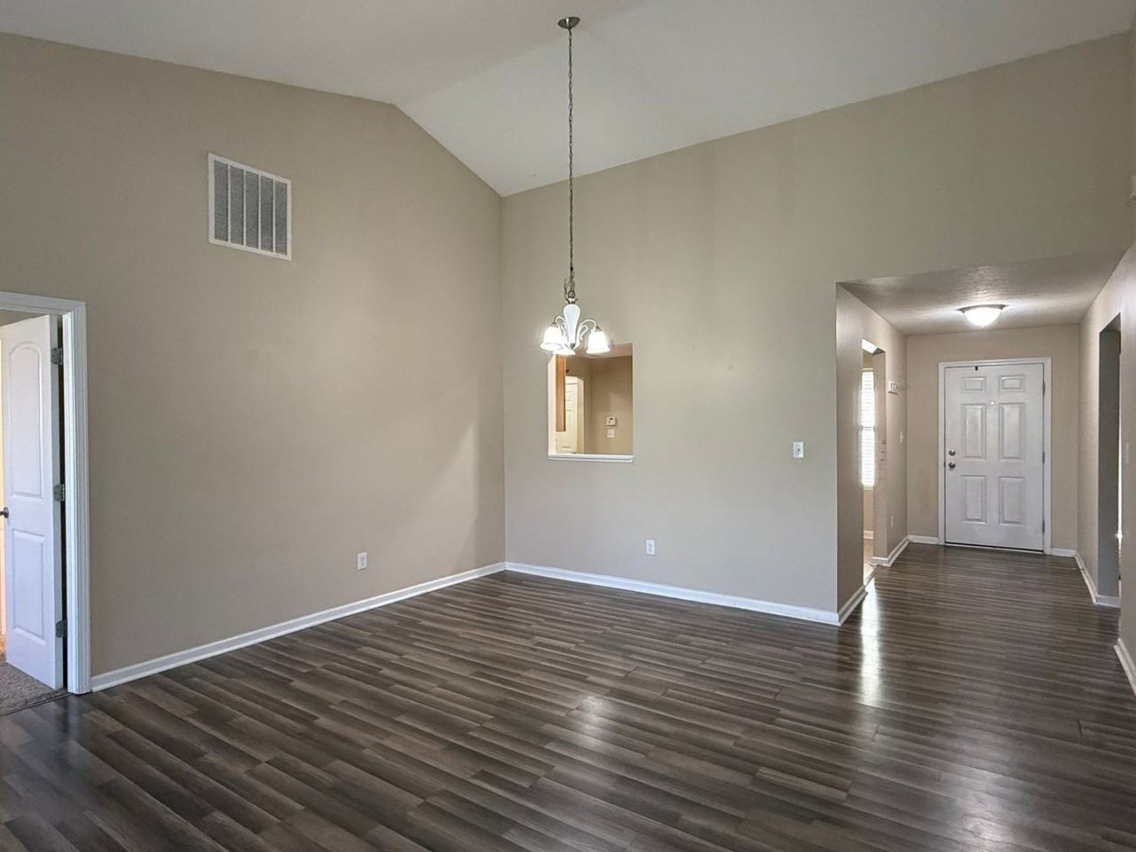 15519 Old Pond Cir - Photo 7 of 21