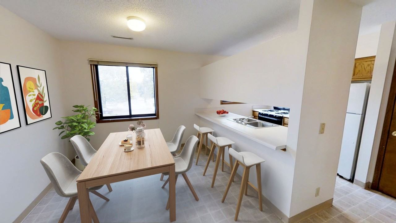 212 S. Hyland - Photo 2 of 10