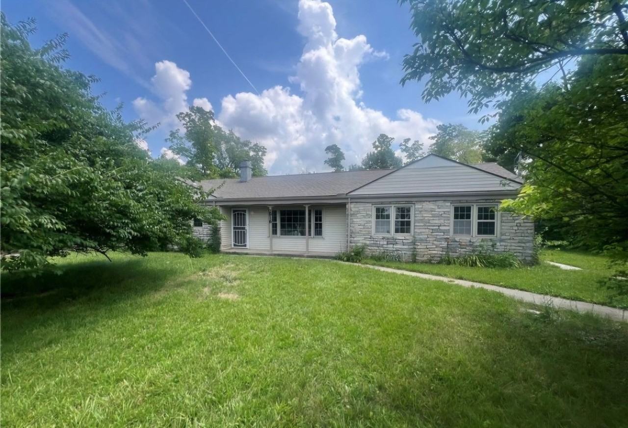2916 Philadelphia Dr - Photo 2 of 12