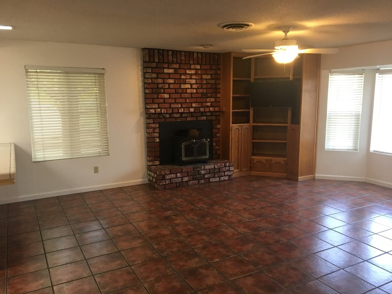3401 Stony Brook Rd - Photo 4 of 26