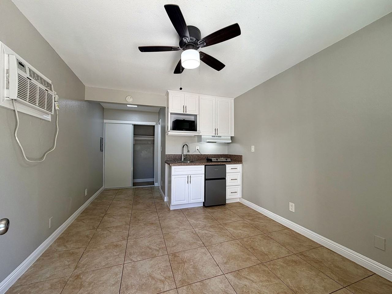 4231 Evart St #B2 - Photo 3 of 21