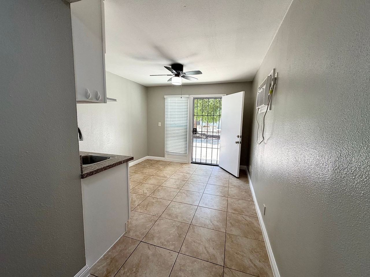4231 Evart St #B2 - Photo 5 of 21