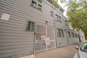 featured image of 3267 Hollis St