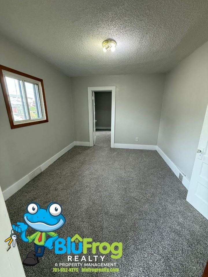 1107 8th Ave Se - Photo 7 of 28