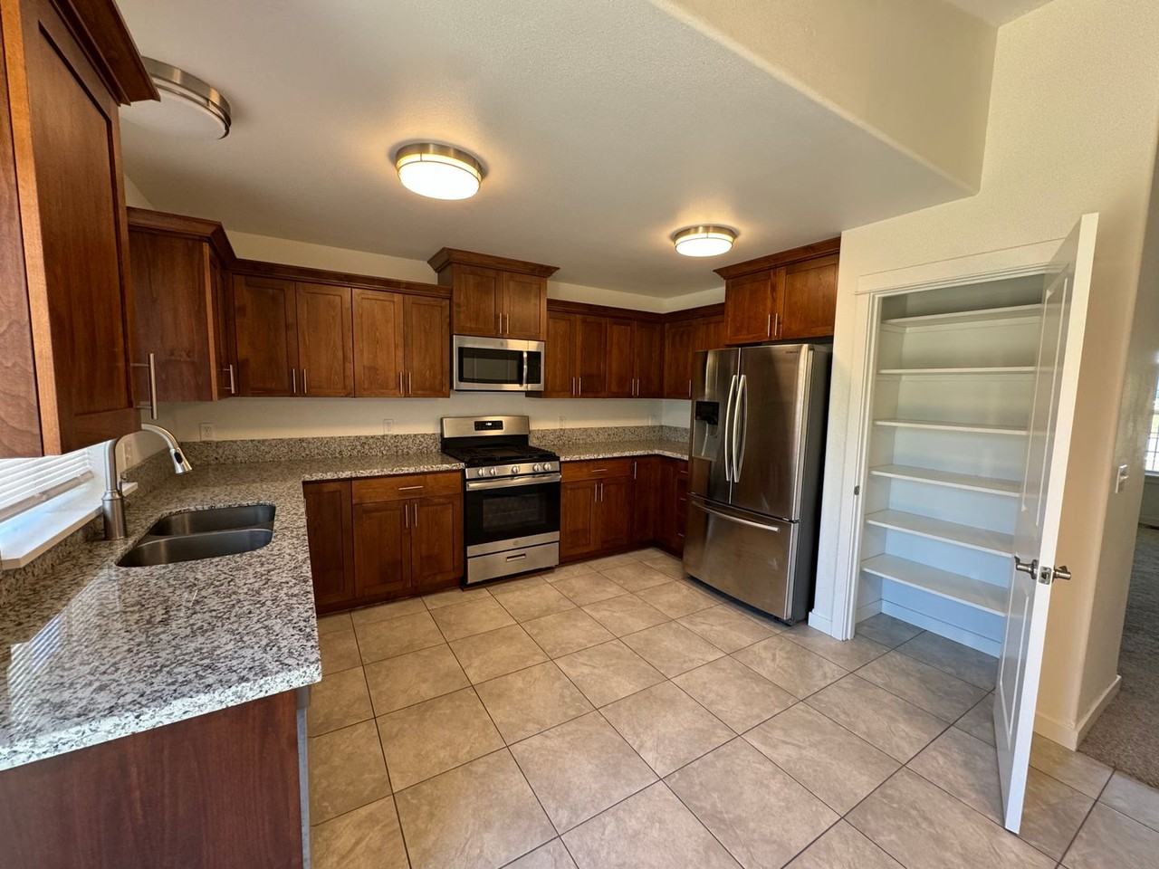 751 Robert Lavern St - Photo 5 of 11