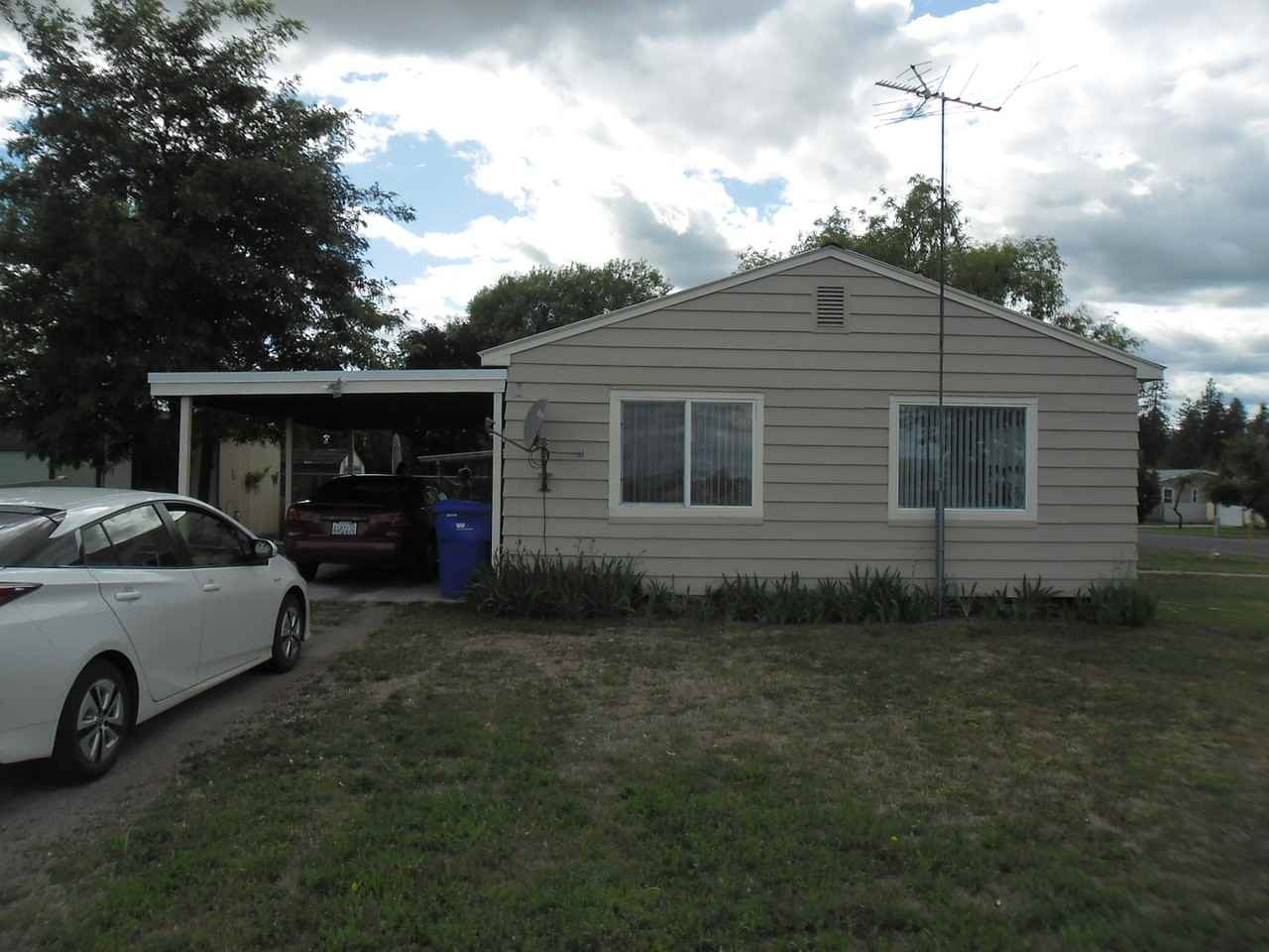 1416 Evergreen Rd - Photo 2 of 11