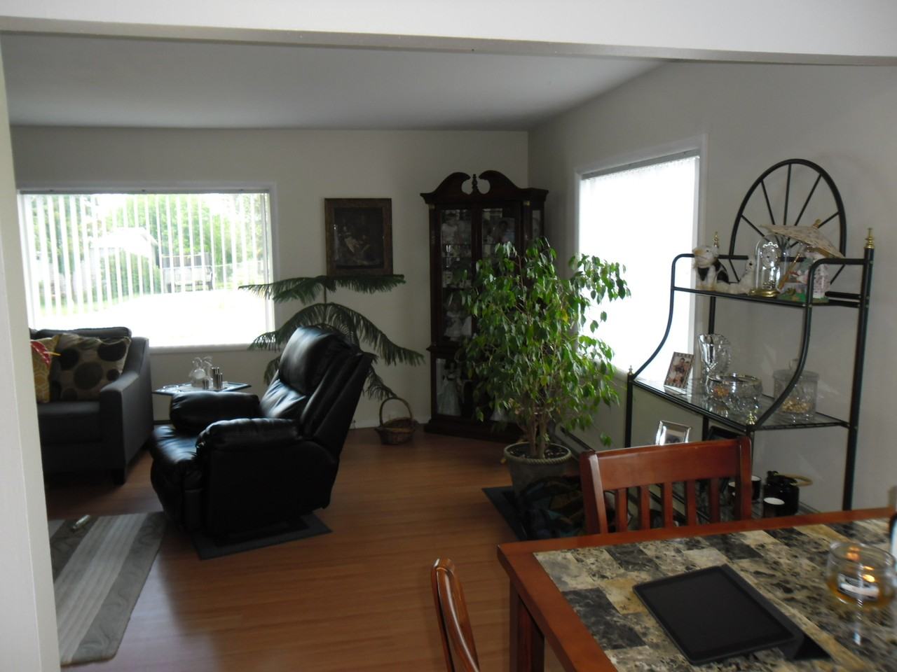 1416 Evergreen Rd - Photo 5 of 11