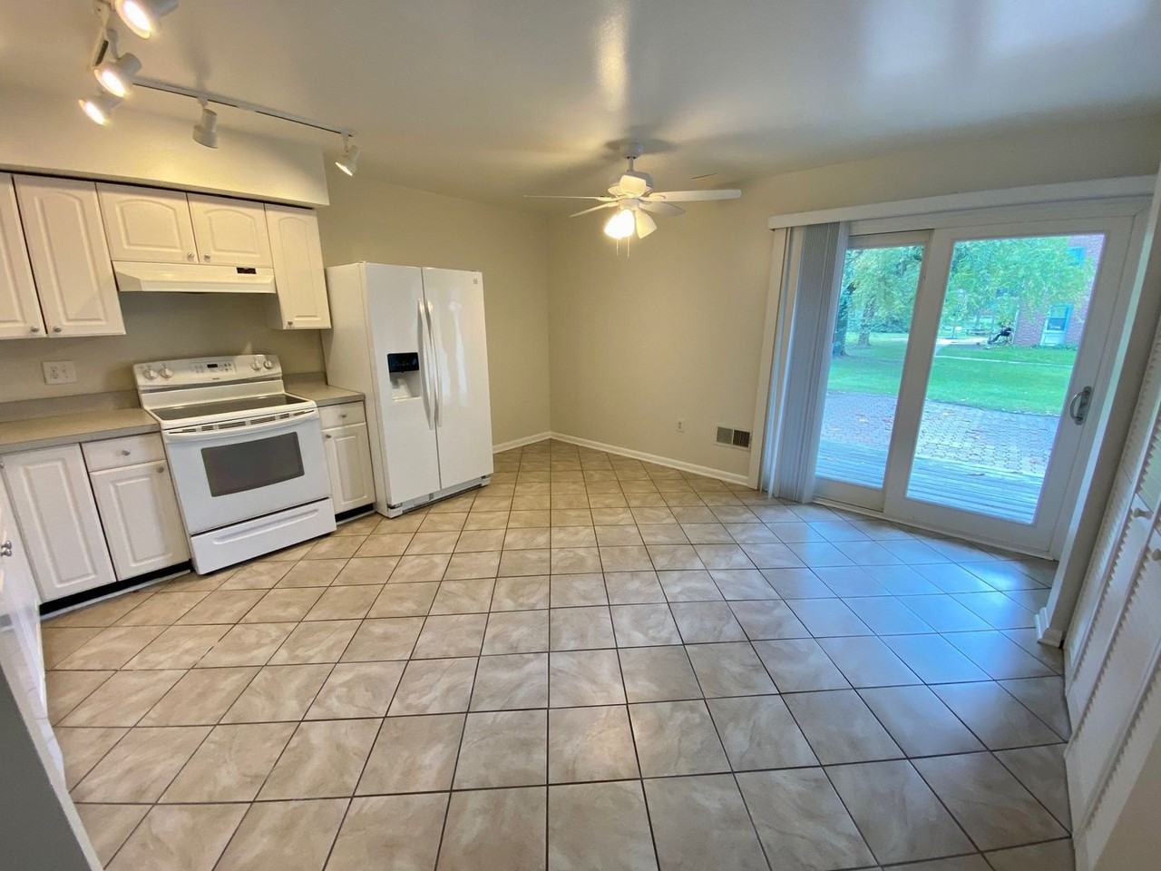 17 Dorchester Dr - Photo 5 of 14