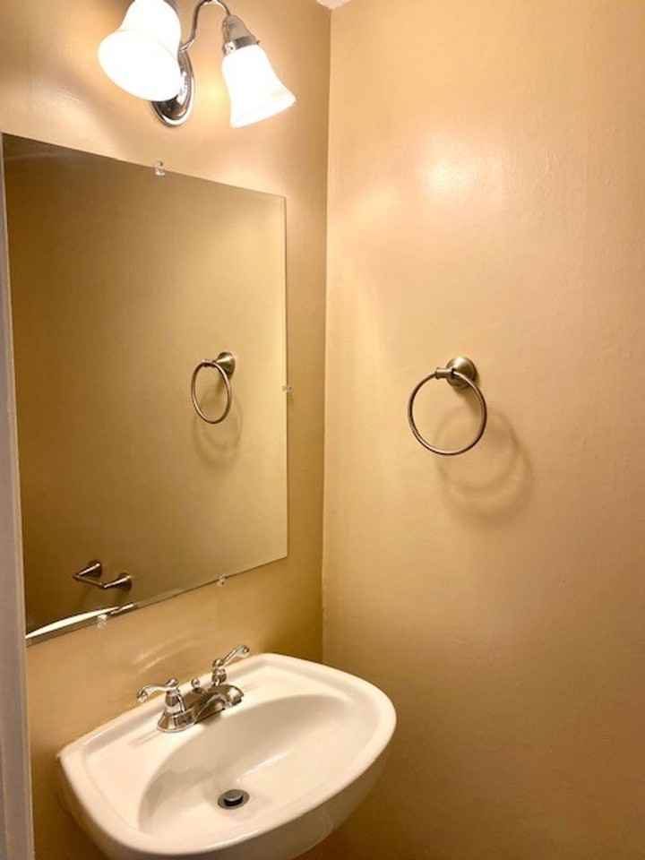 17 Dorchester Dr - Photo 7 of 14
