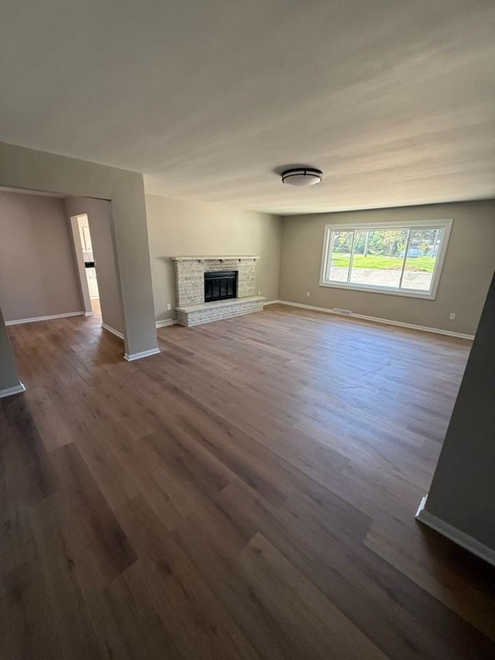 1443 Canton Rd - Photo 4 of 11