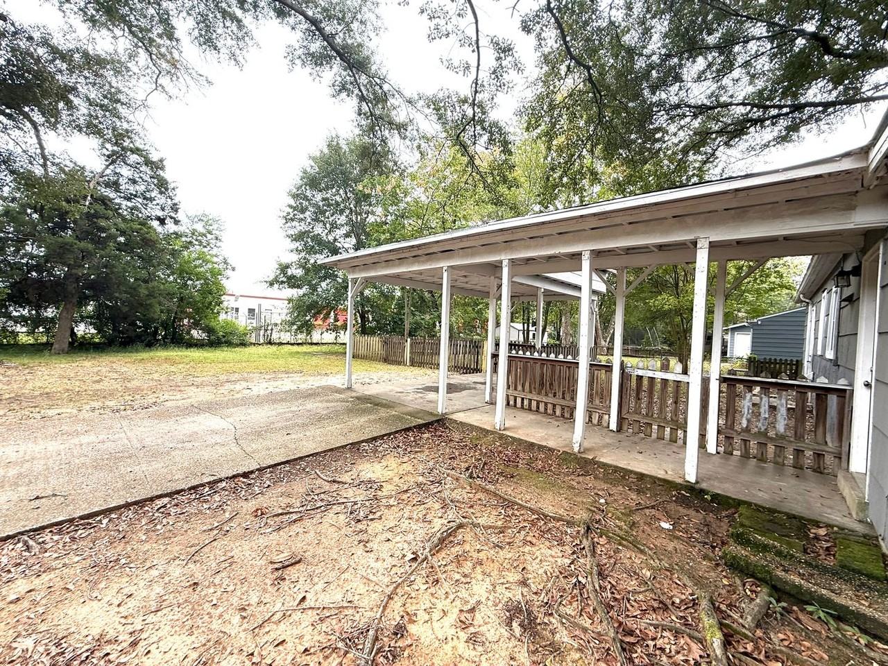 1001 Avondale Rd - Photo 3 of 12