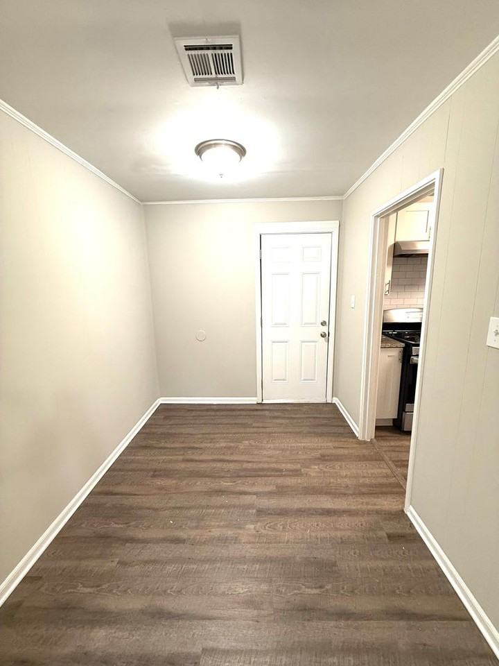 1001 Avondale Rd - Photo 6 of 12
