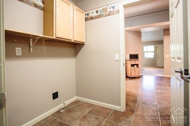 1663 Nw Elgin Ave - Photo 7 of 18