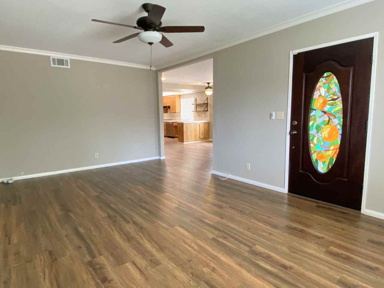 631 Harding Dr - Photo 3 of 13