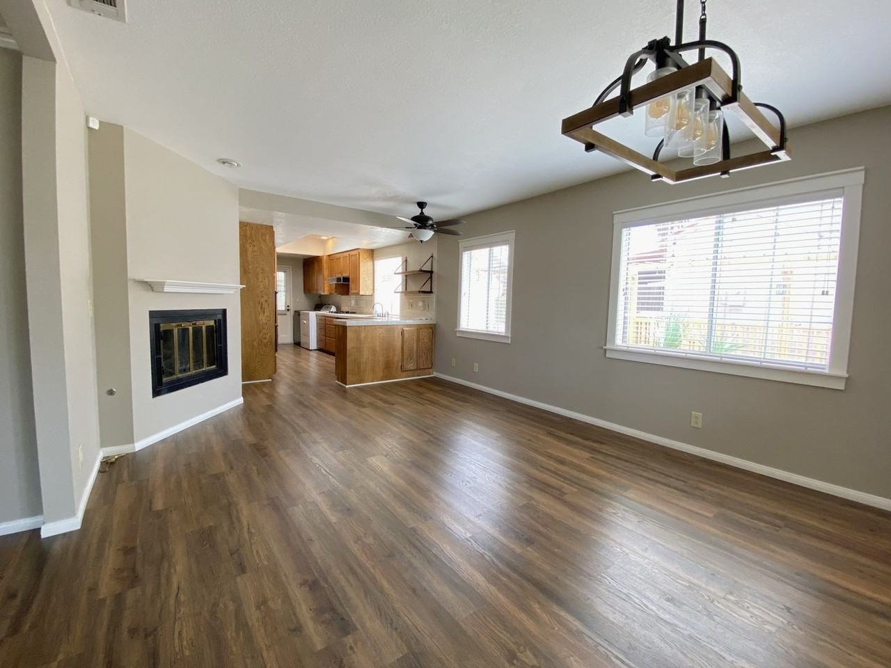 631 Harding Dr - Photo 4 of 13