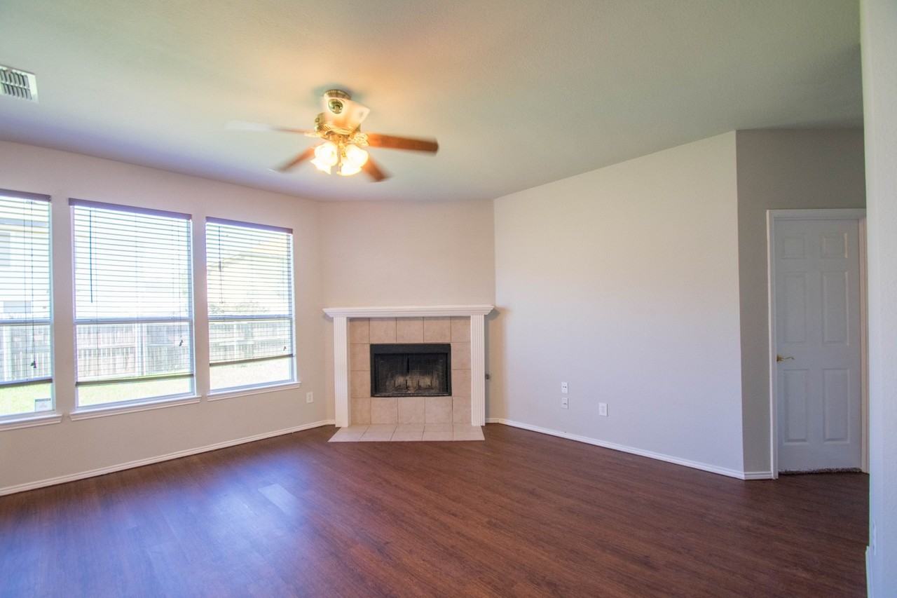8512 Clearbrook Dr - Photo 7 of 25