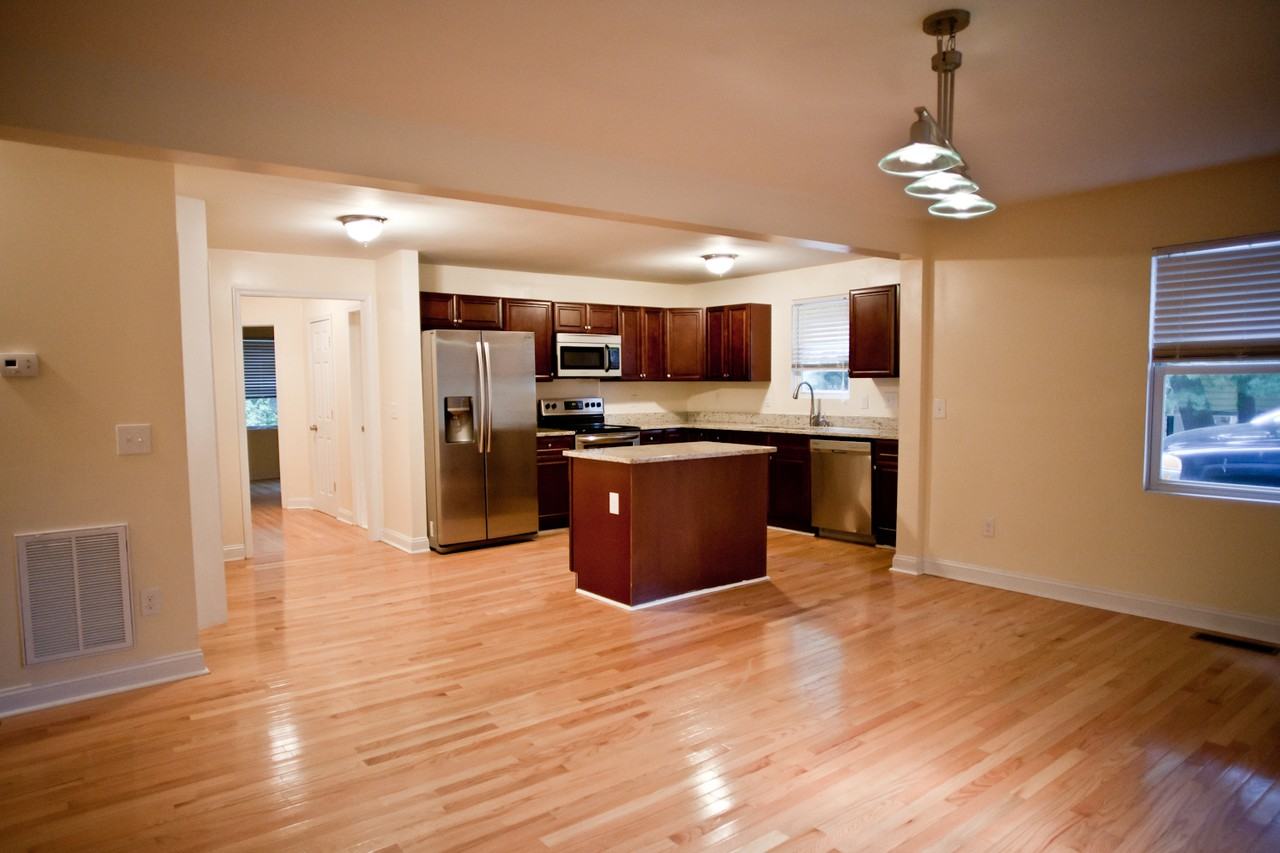 404 Knolls St - Photo 4 of 11