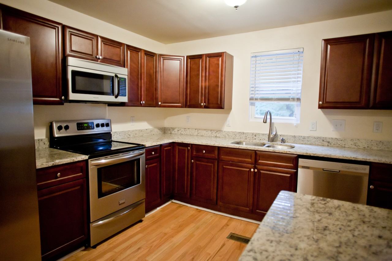 404 Knolls St - Photo 5 of 11