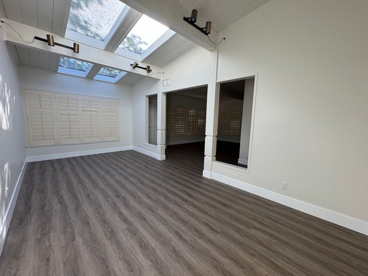 16607 Bienveneda Pl - Photo 5 of 25