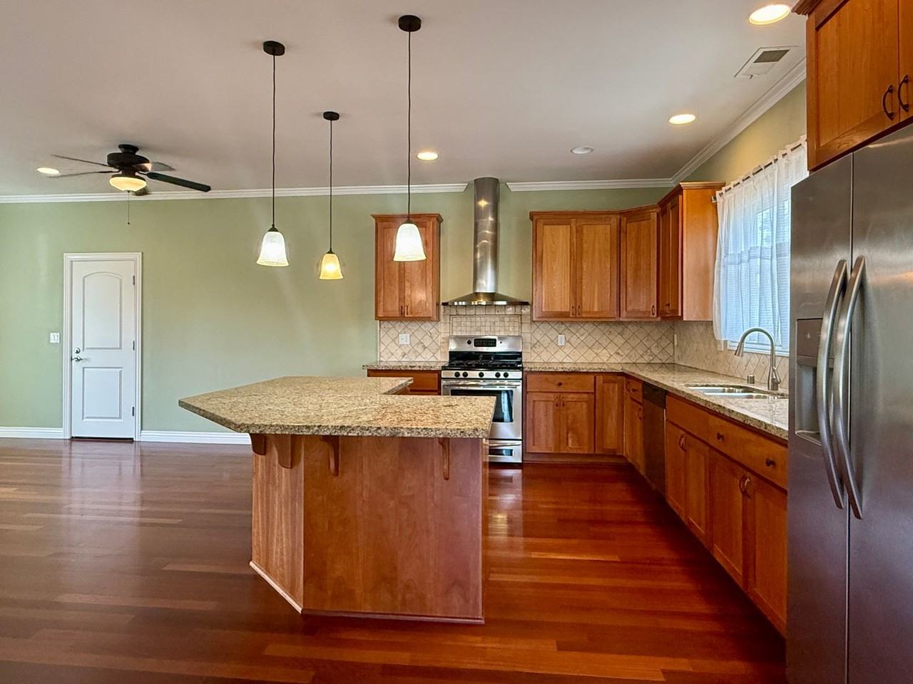 1824 Market St - Photo 2 of 17