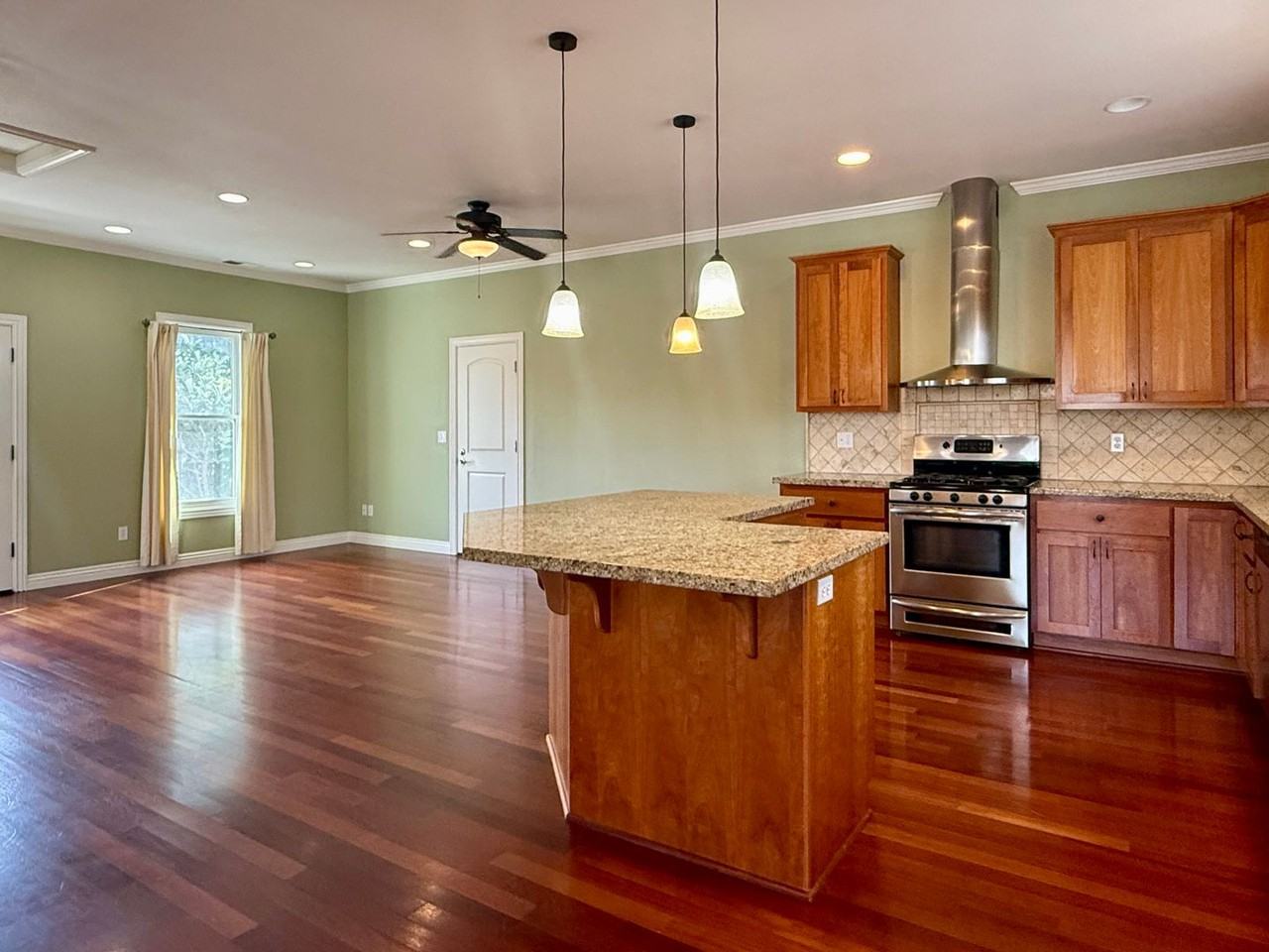 1824 Market St - Photo 4 of 17