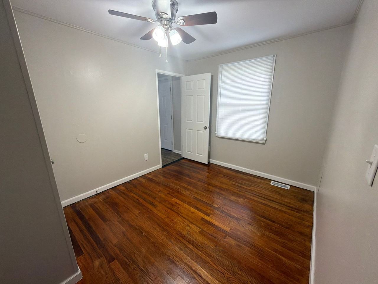 2481 Coleman Ave - Photo 5 of 10
