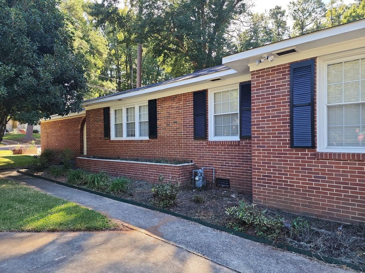 2420 Mohican Rd - Photo 4 of 35