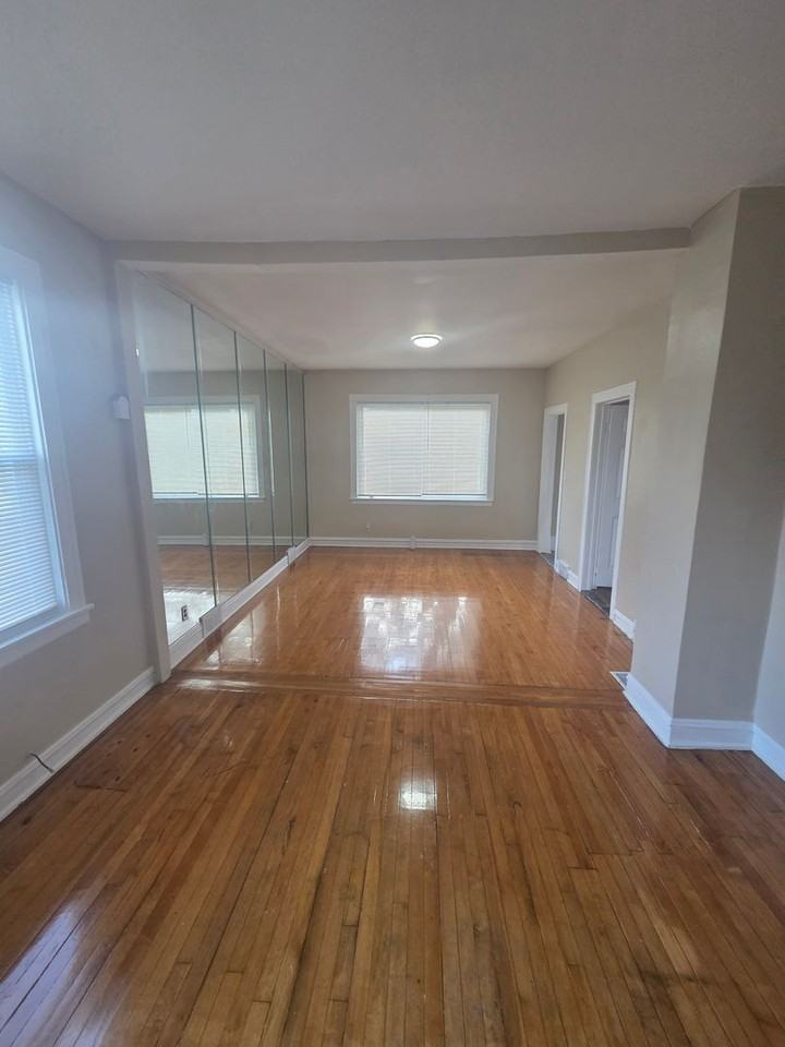 10135 S Racine Ave - Photo 3 of 34