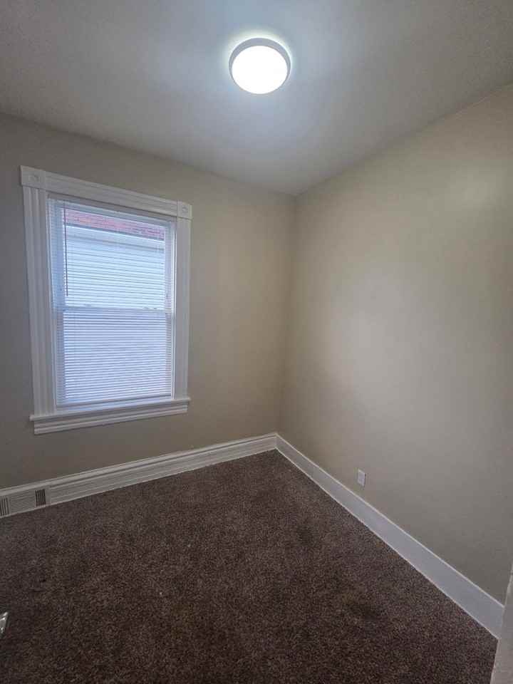 10135 S Racine Ave - Photo 5 of 34