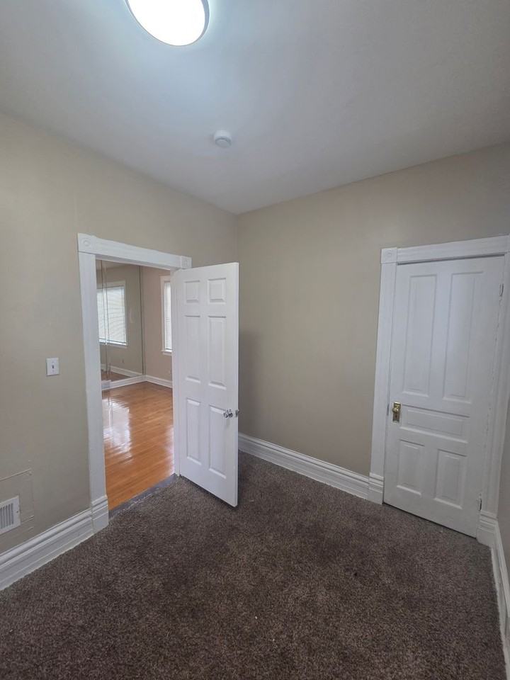 10135 S Racine Ave - Photo 6 of 34
