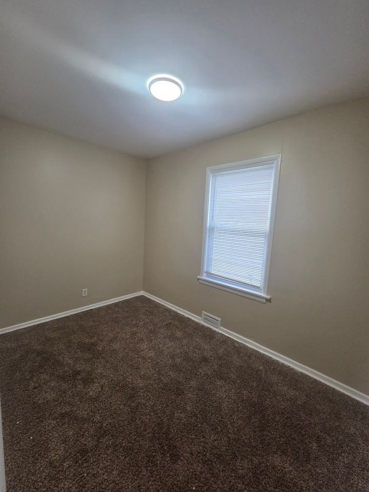 10135 S Racine Ave - Photo 7 of 34